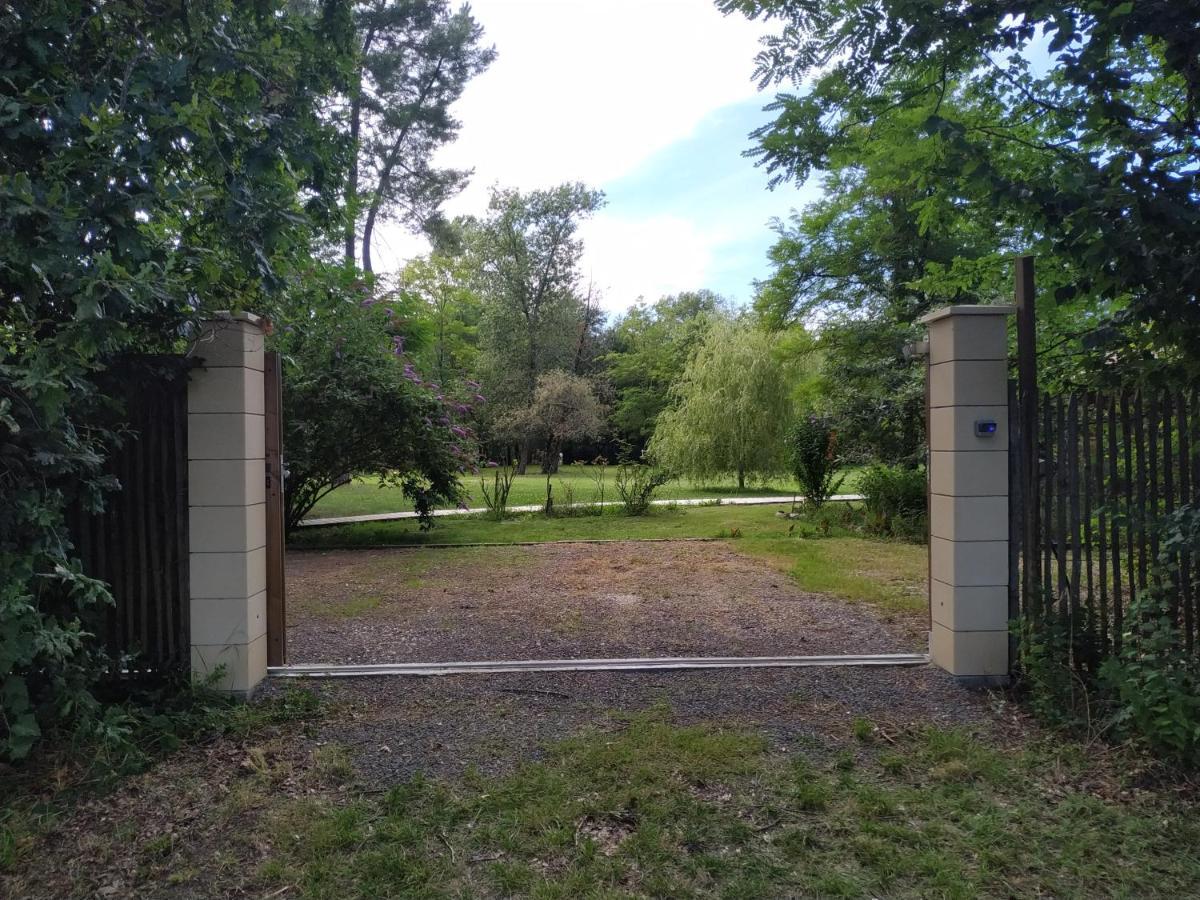 Les Roulottes Vesta Villa Léognan Exteriör bild